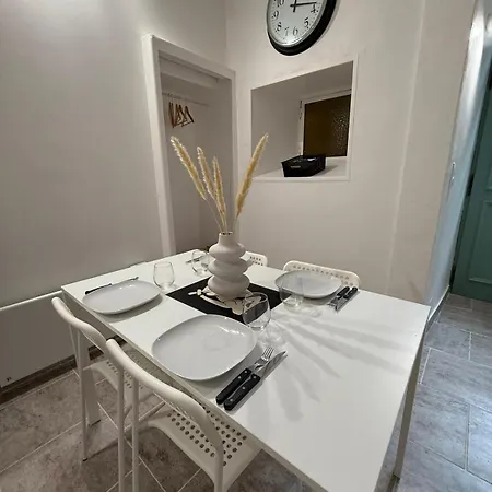 Le Saint Julien - Beautiful Two-room Apartment Uzès